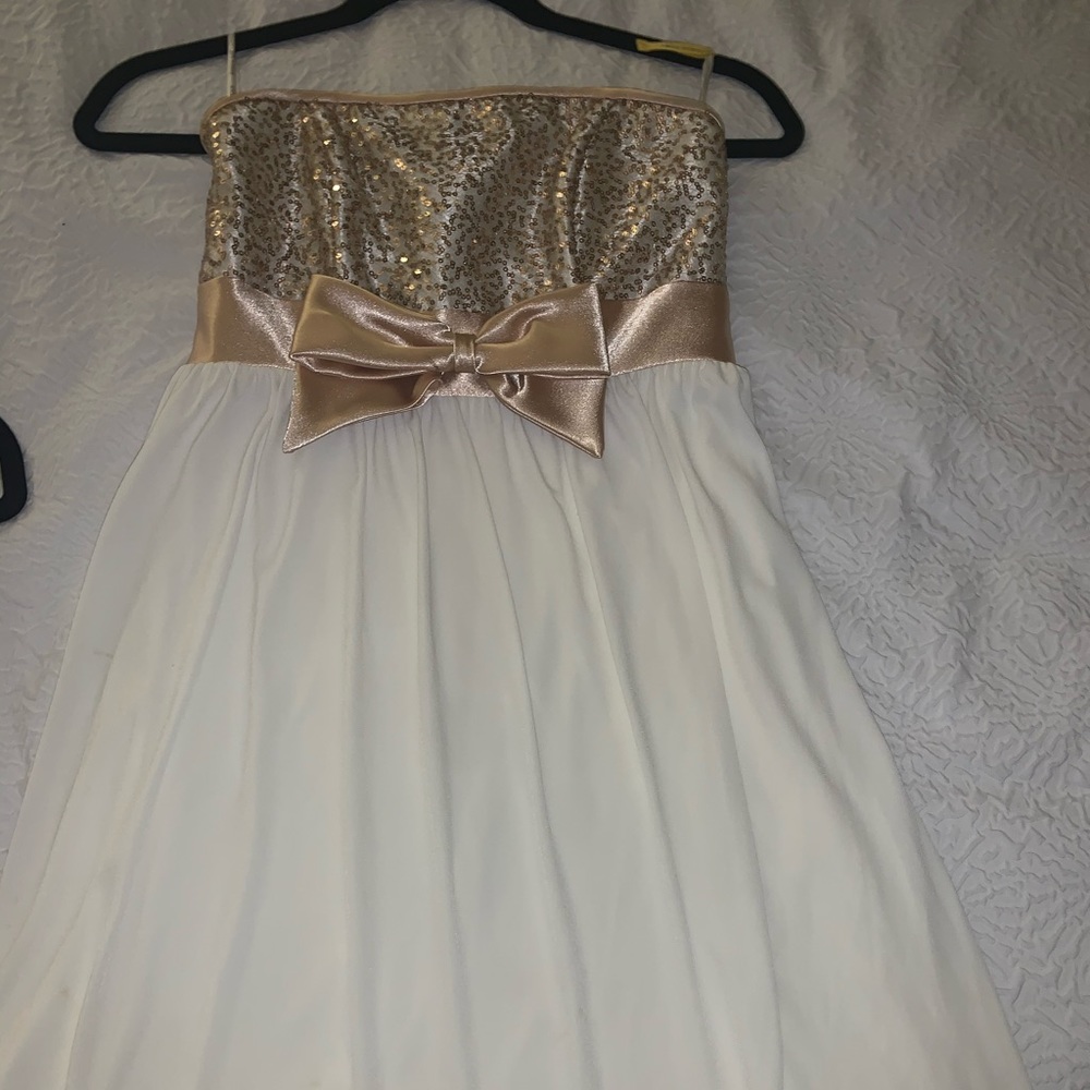 Beautiful formal dress!